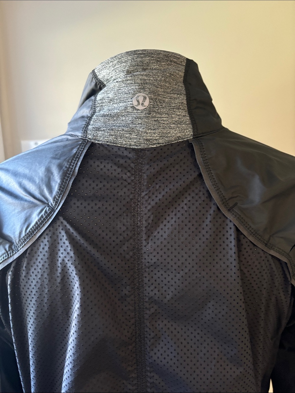 LULULEMON Run jacket - Picture 6 of 11